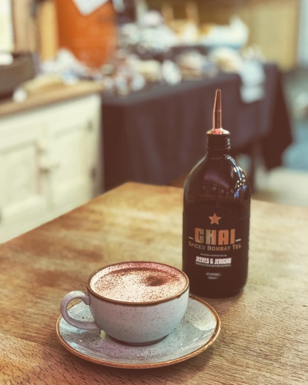 Introducing @jeevesandjericho our brand spanking new Chai Latte! We think it’s AMAZING but we’ll let you be the judge of that.
.
.
#jeevesandjericho #chai #chailatte #northlakes #lakedistrict #cumbira #penrith #carlisle #thenorth #drinks #food #foodie #drink #coffee #barista #baristadaily