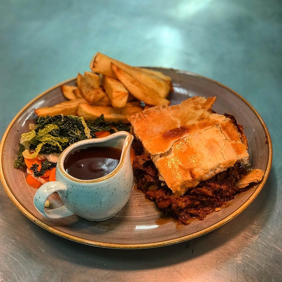 We had a some lovely hearty pies on the specials at the weekend… here’s one; ‘Beef and Ale Pie with Hand Cut Chips’ 🥧
.
.
#food #foodie #penrith #cumbria #lakedistrict #cranstons #pie #steak #beef #localfarmers #chips #homemade #oswalds #cafe #hearty #a66
