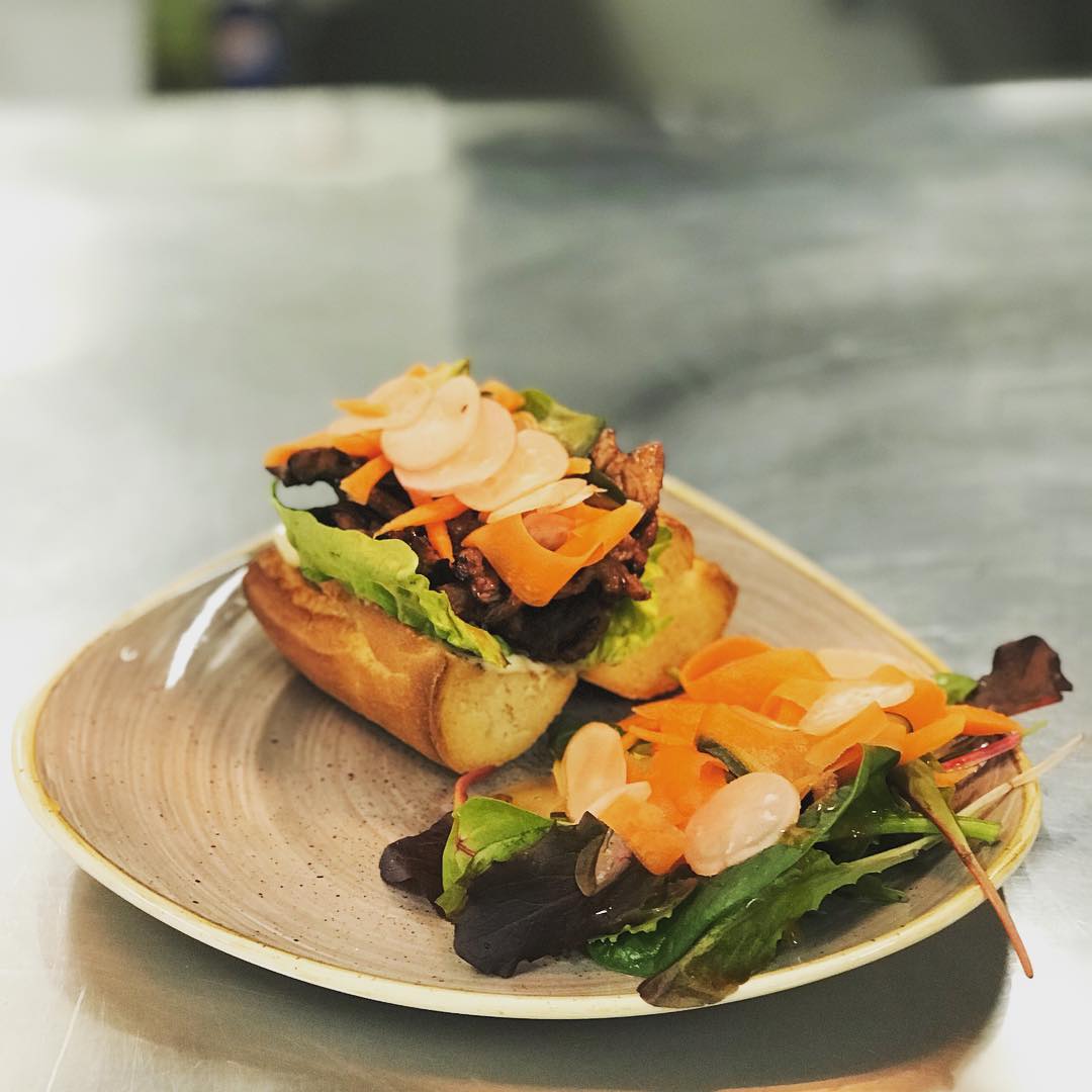 Another cracking special. Bahn Mi Steak Sandwich, with pickled vegetables and a garlic basil mayonnaise. .
.
#bahnmi #pickledvegetables #steak #steaksandwich #baguette #basilmayo #garlicmayo #cumbria #lakedistrict #penrith #carlisle #vietnemese #cumbriafood #cranstons #cafeoswalds