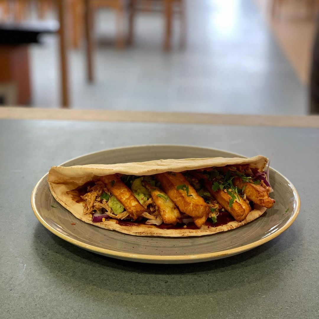 Our pulled chicken and halloumi fries flatbreads have been flying out today!!! 🤤🤤