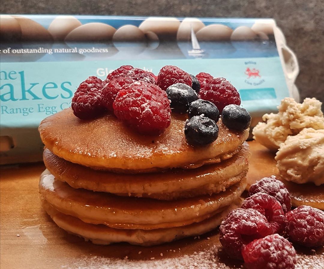 Who’s ready for after work and after school pancakes?? 🥞😋
The team at @thelakesfreerange have made these tasty treats with their free range eggs topped with syrup, English Lakes Ice Cream and berries! 
You can buy these dozen egg packs for £2 at our shops! ✨