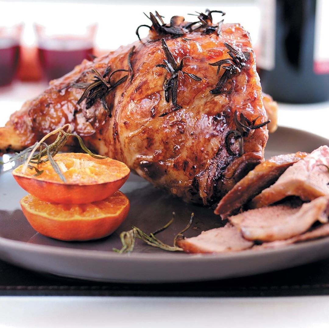 It’s Easter weekend and we’ve found some inspiration for our Sunday roast from Simply Beef and Lamb!

This is one of our favourite lamb recipes: Roast Lamb with Orange and Rosemary 🍊 😋

https://www.simplybeefandlamb.co.uk/recipes/roast-lamb-with-orange-and-rosemary/